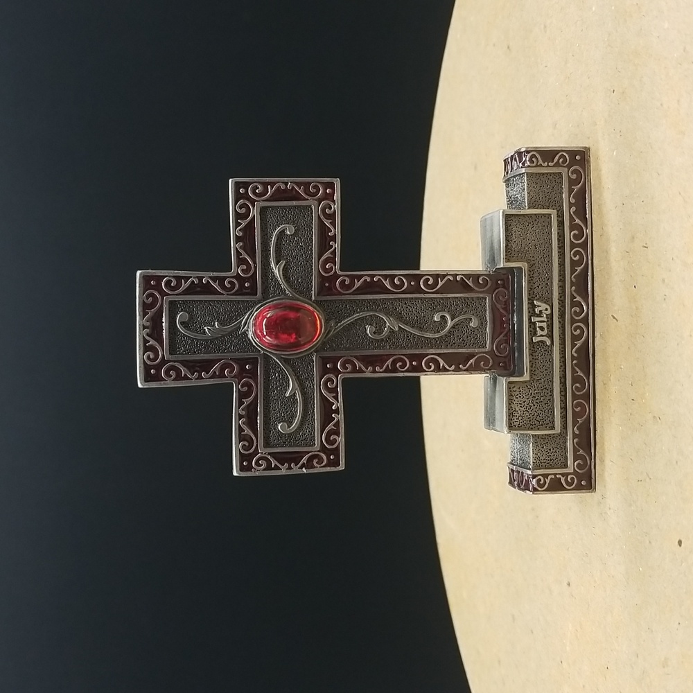 Ornate Pewter 2003 "July" Birthday Ruby Red Gemstone Standing Cross Statue - Picture 5 of 11